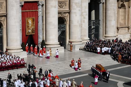Funeral, Conclave, and Transition: Governments Reassess Their Visits to the Vatican After the Pope’s Death